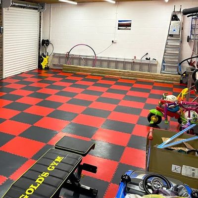 ราคาดี Fireproof Recycled Rubber Flooring Tiles With Composite Layer Anti Wear Surface ออนไลน์