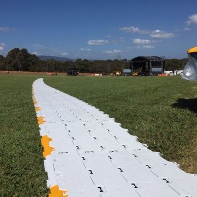 ราคาดี พื้นเหตุการณ์สีเทาสีน้ำเงินกลางแจ้ง, พื้นแบบพกพาสำหรับหญ้า ODM ออนไลน์