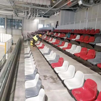 ที่นั่งสนามกีฬาพลาสติกสีที่ปรับแต่งได้สำหรับอัฒจรรย์ฟุตบอล